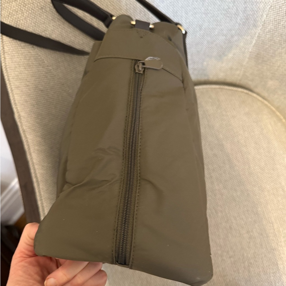 Lo and Sons OG Travel Bag - Picture 6 of 9